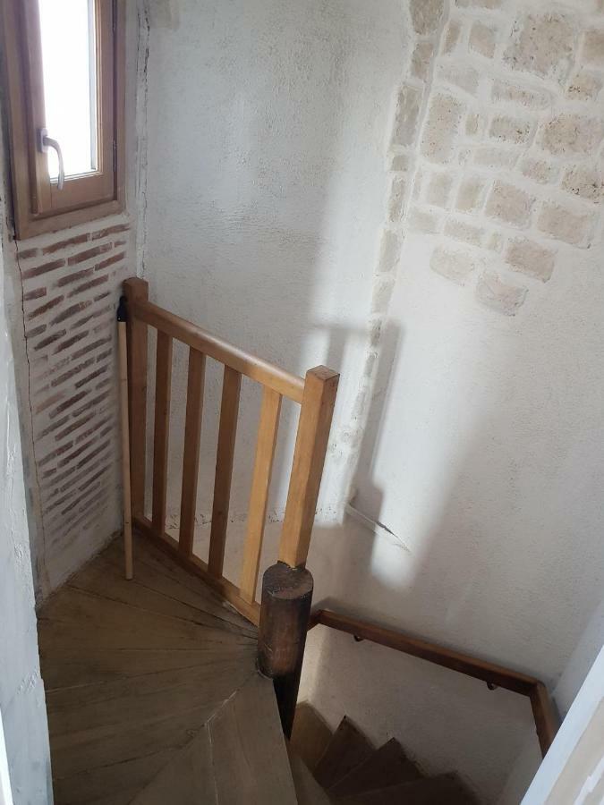 Duplex Totalement Meuble Et Equipe Apartment Lignieres (Cher)