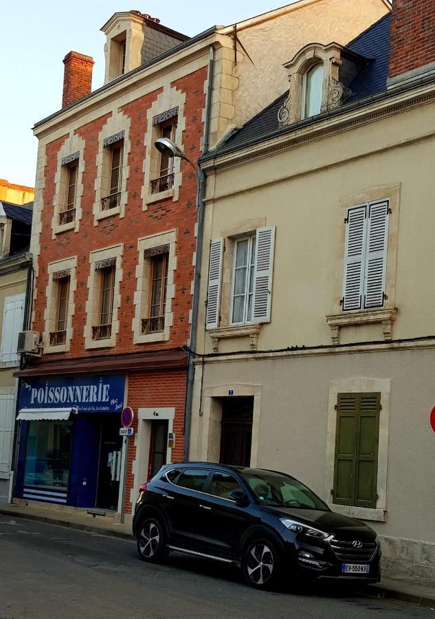 Duplex Totalement Meuble Et Equipe * Lignieres (Cher)